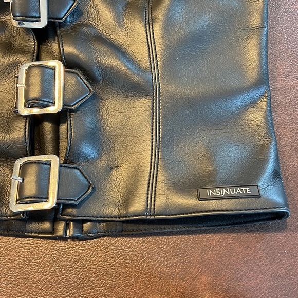 Insinuate • Buckle Top & Thong Black Set - Picture 7 of 12